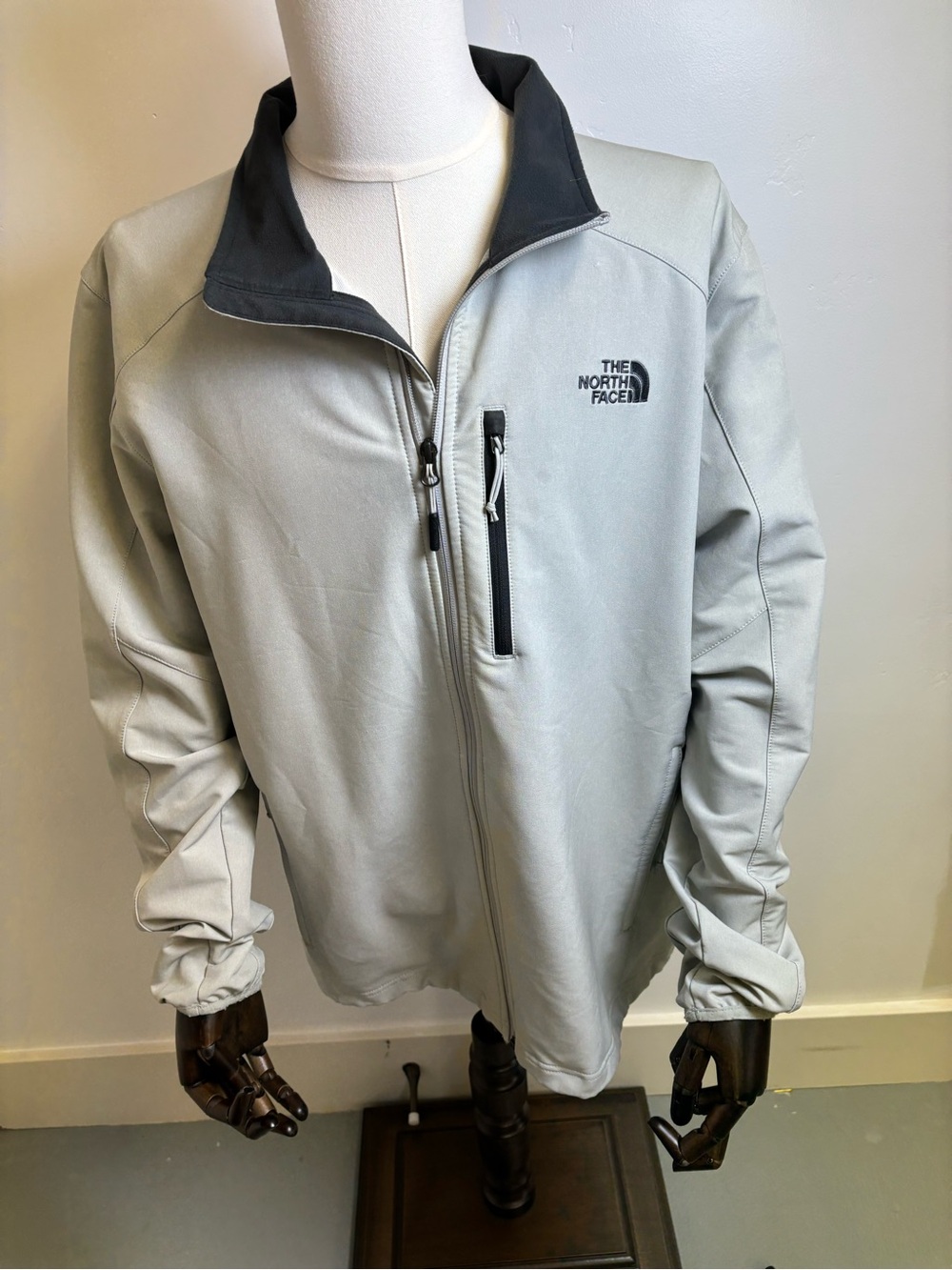 THE NORTH FACE ZIP JACKET  SHELL COAT  
MEN XL / TG
TAN  POLYESTER